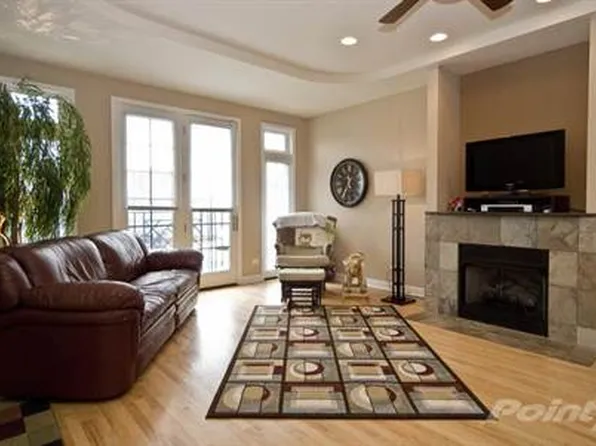 2734 N Wolcott Ave #102, Chicago, IL 60614