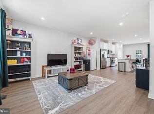 42532 Tiber Falls Sq, Sterling, VA 20166