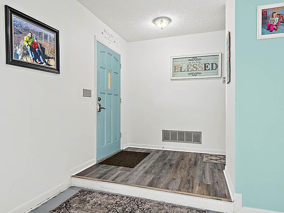 4th image of 236 Beechwood Ln