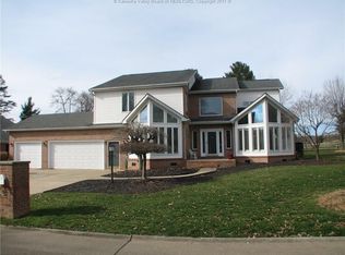 7 Country Club Dr, Hurricane, WV 25526