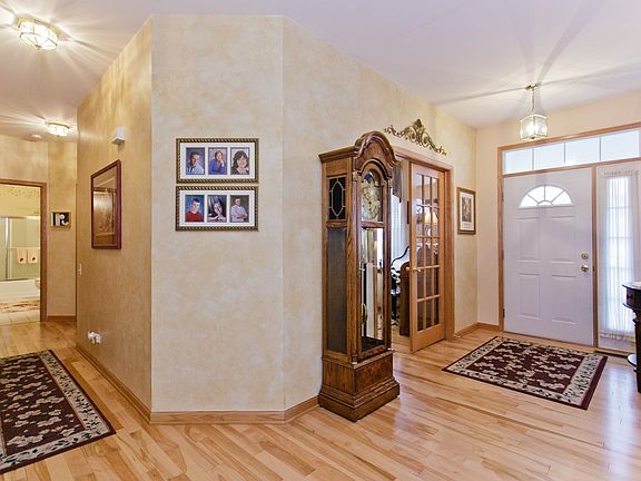 5th image of 18141 Lake Shore Dr