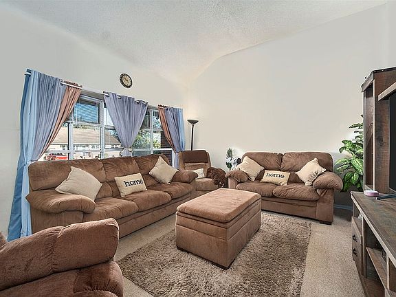 2nd image of 413 Pepper Mill Ln
