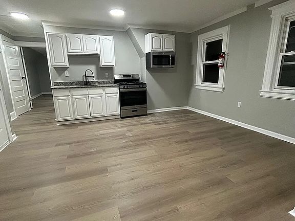 2nd image of 44 Hazelwood Ave #5C
