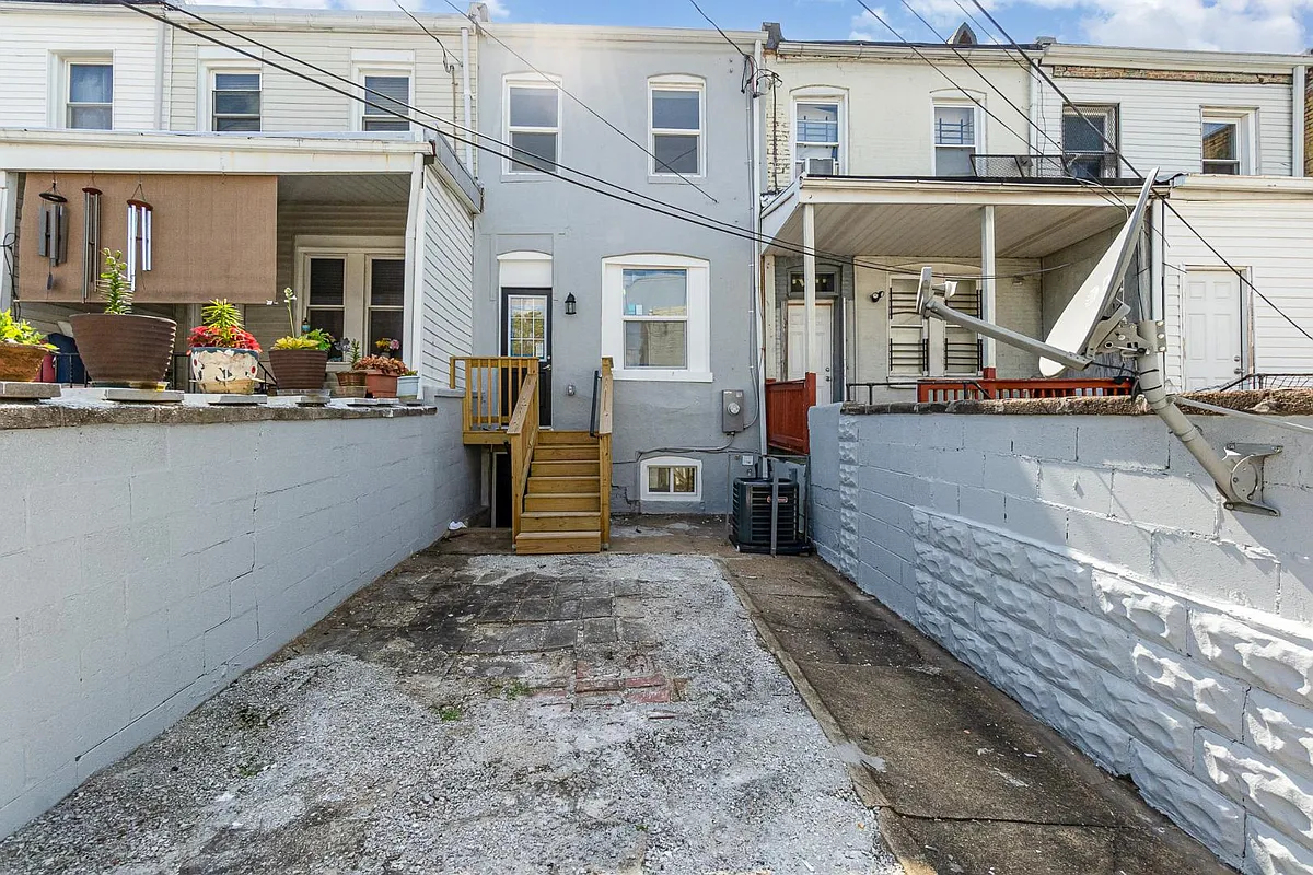 Unit Photo - 727 N Collington Ave