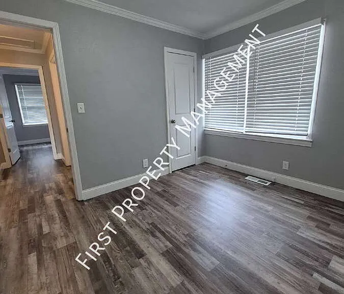 1013 Lansdell Rd — Photo 9