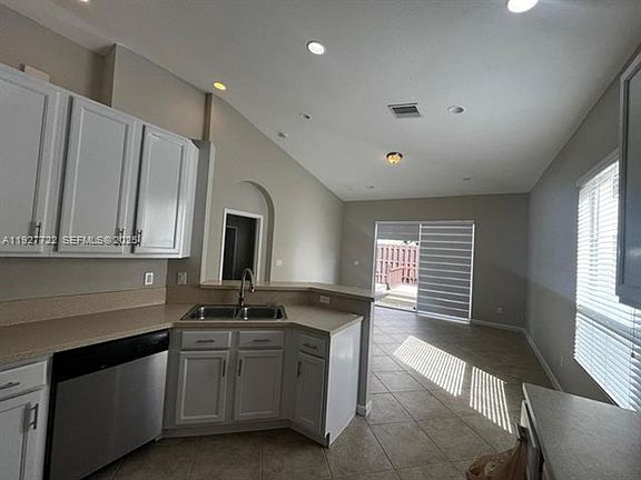 5th image of 2219 Portofino Ave #2219