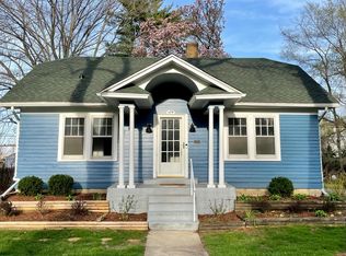 124 N Huffman St, Naperville, IL 60540