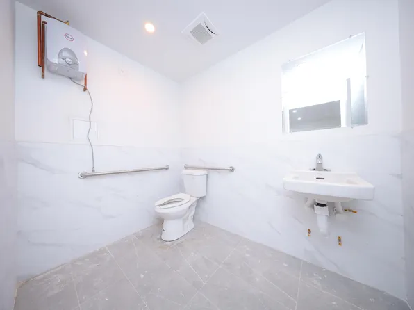 165-20 Sanford Avenue image 25 of 50