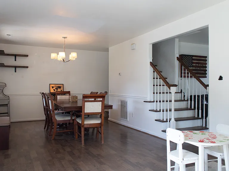 210 Rockwood Pl — Photo 7