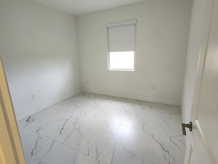 2502 SE 23rd Rd — Photo 5