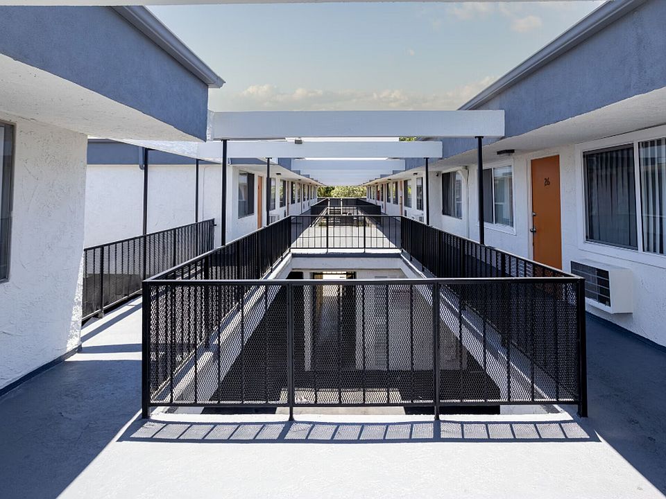 Building Photo 5