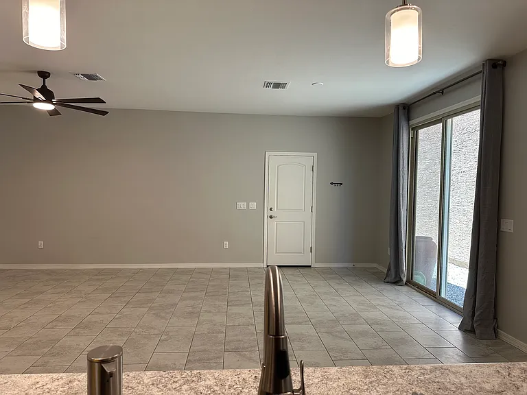1109 E Ascent St — Photo 11