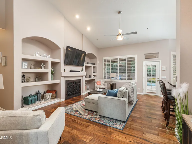 11160 E Greythorn Dr — Photo 5