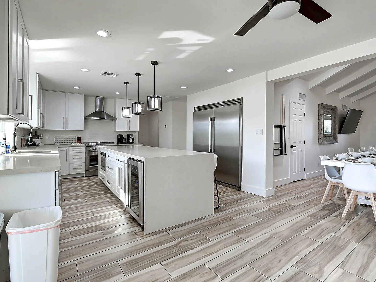 6 bed, 3.5 bath, 4400 sqft, $9,995 — Photo 4