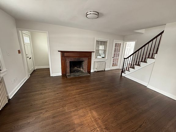 3rd image of 75 Elmwood Dr