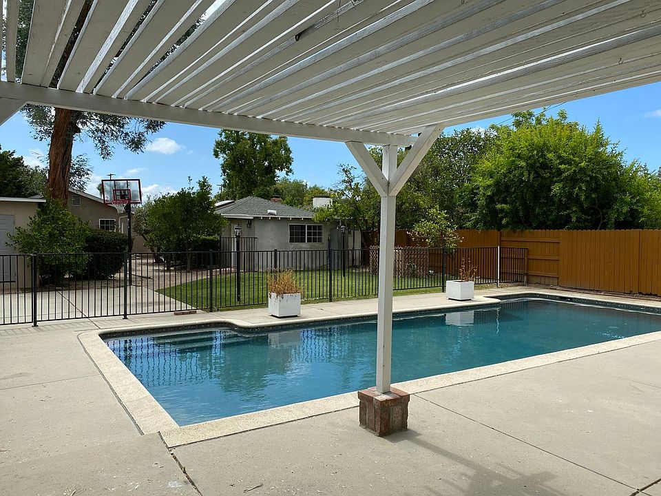 1st image of 5379 Yolanda Ave