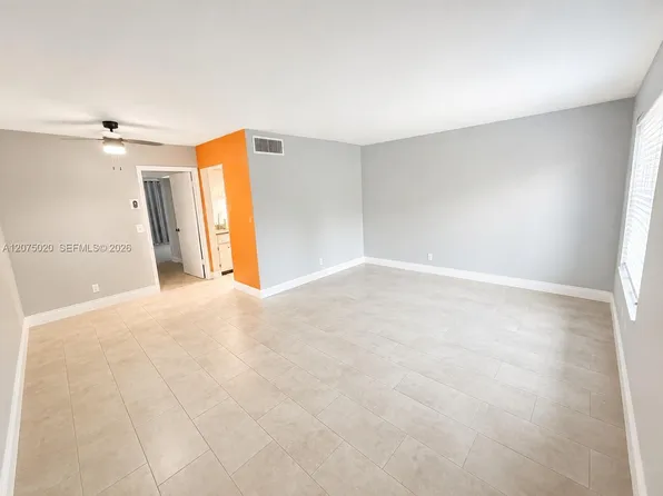 419 Us Highway 1 APT 105, North Palm Beach, FL 33408