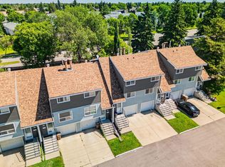 Grandin Woods Estates, Saint Albert, AB T8N 3B2