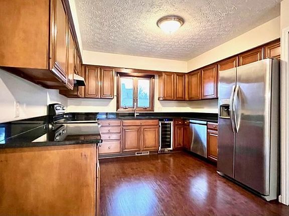 2nd image of 3850 Sawbridge Dr Unit 23