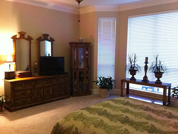 2nd image of 3530 Summerhill Dr