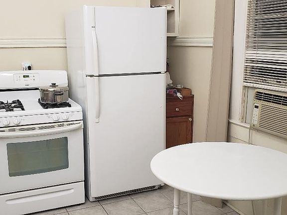 kitchen, another angle