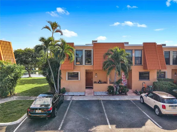 9100 Orchid Tree Ln #137, Pembroke Pines, FL 33024