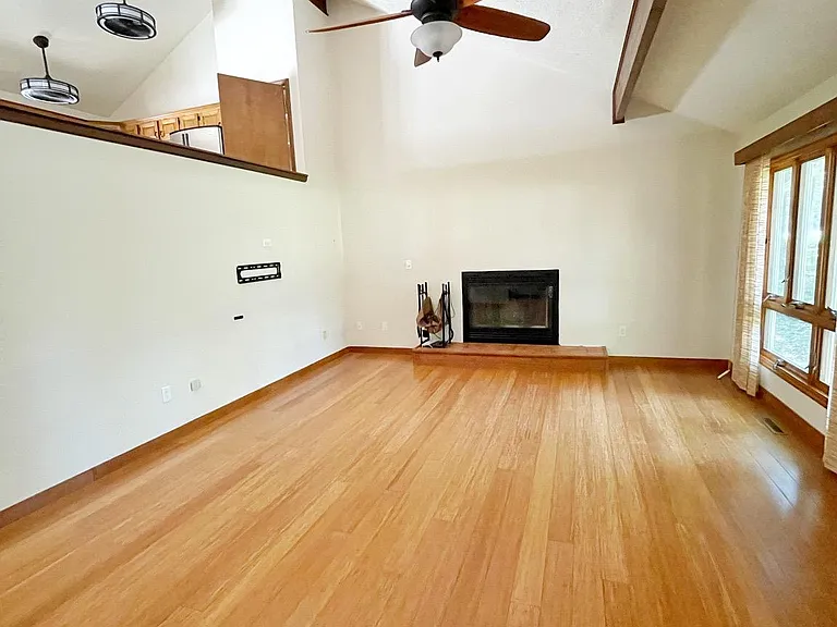 22480 Sparrow Ct — Photo 5