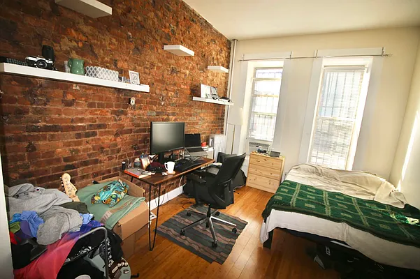 Rented by Delmark Realty LLC | media 18