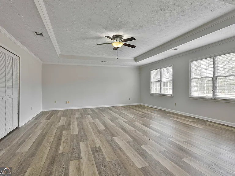 544 Sullivan Rd — Photo 20