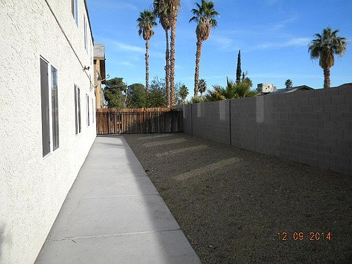3rd image of 6225 Bellota Dr APT A
