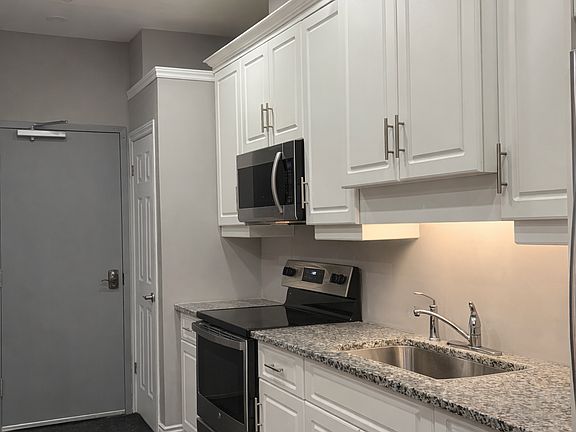3rd image of 41 Cork St E #12