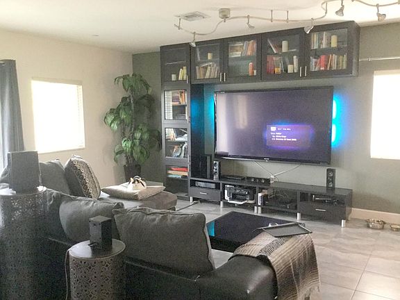 4th image of 609 NE 28th St APT 3