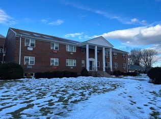14 Regency Park Dr #14A, Agawam, MA 01001