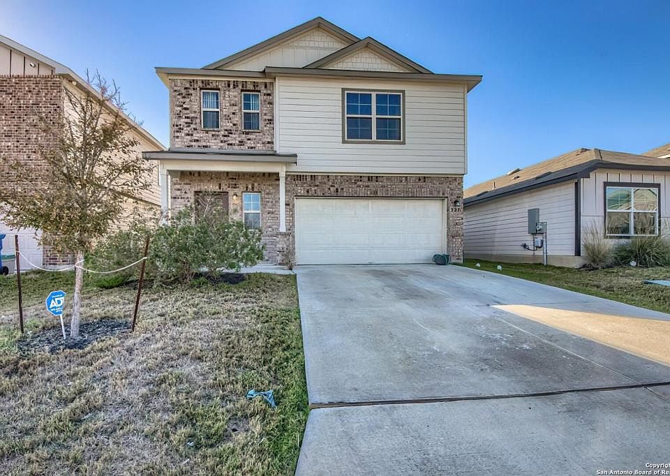 1st image of 527 Wild Olive Way