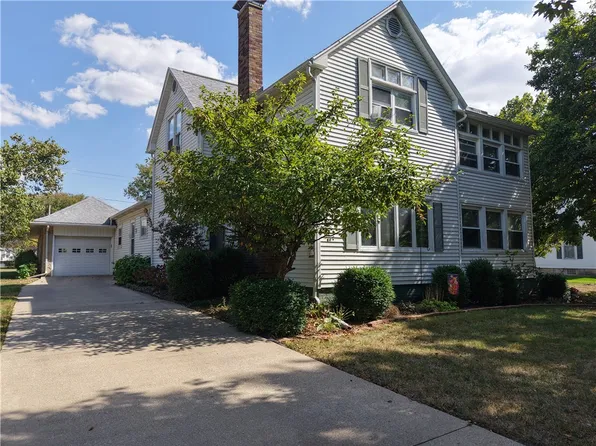 717 N Broadway St, Shelbyville, IL 62565