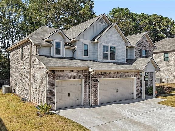 2nd image of 120 Cabin Way