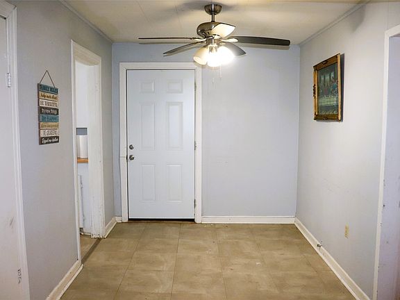 4th image of 4215 Gee St