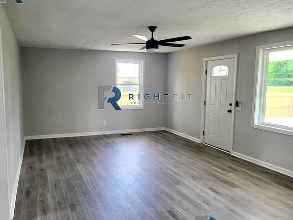 2nd image of 2915 Jeannie Dr