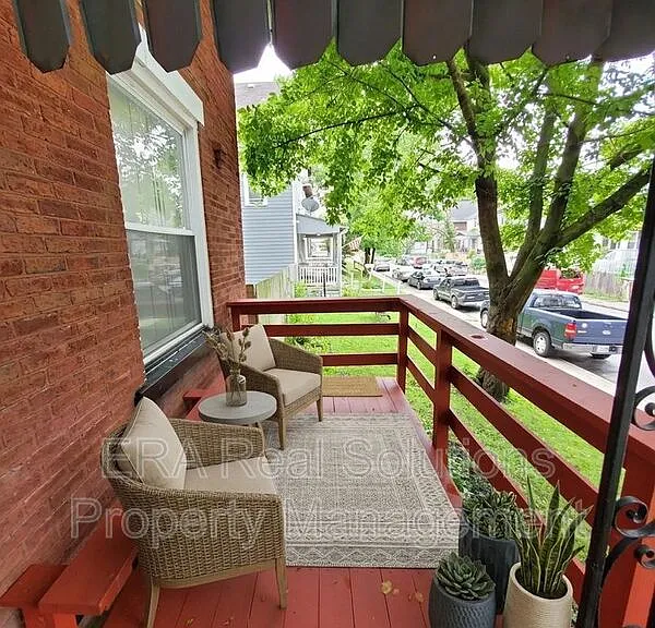 80 Warren Ave — Photo 1