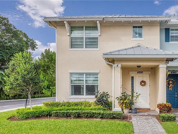 2nd image of 4990 Eucalyptus Dr Unit 4
