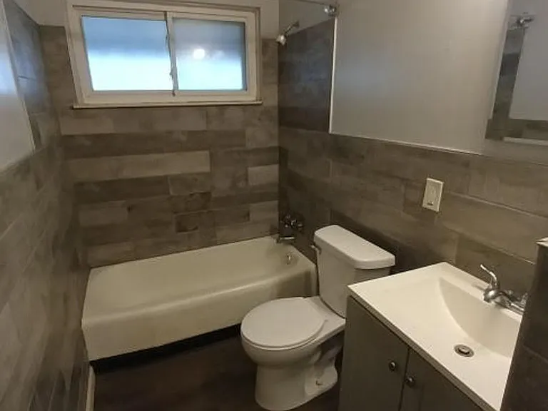 20460 Griggs St — Photo 15