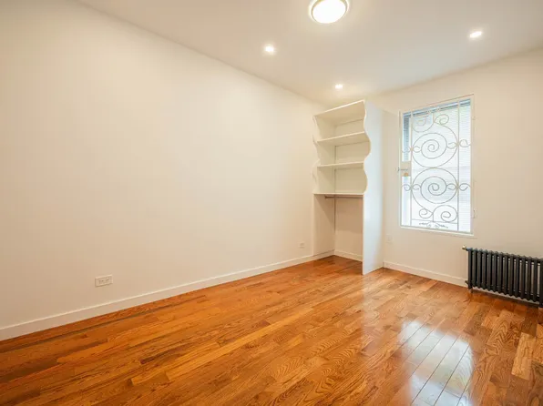 212 East Tremont Avenue image 15 of 22