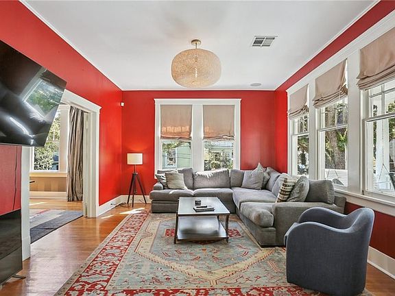 3rd image of 2401 Octavia St