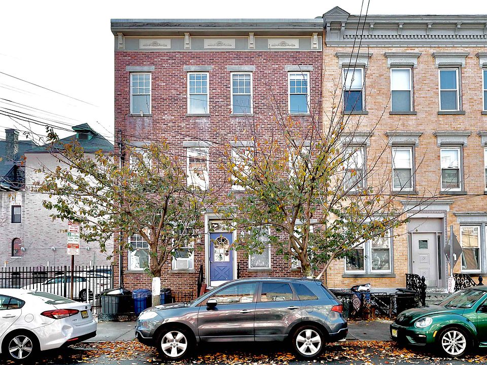 1st image of 345 7th St APT 3R