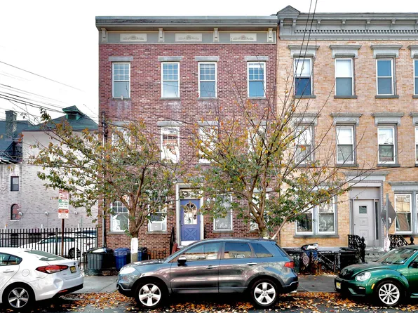 345 7th Street image 1 of 11