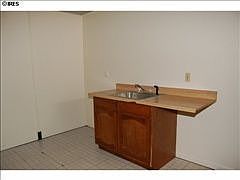 4th image of 916 8th Ave