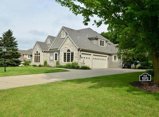 N34W33394 Hickory Ln, Nashotah, WI 53058