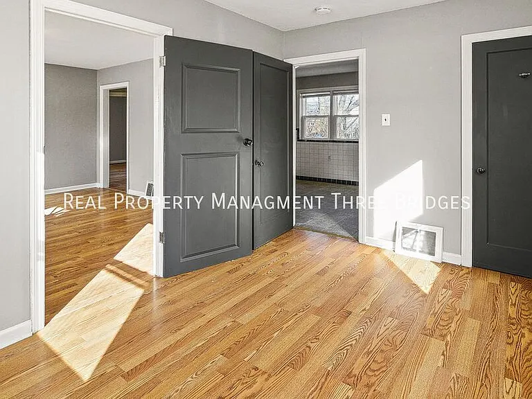 1180 S New Florissant Rd — Photo 6