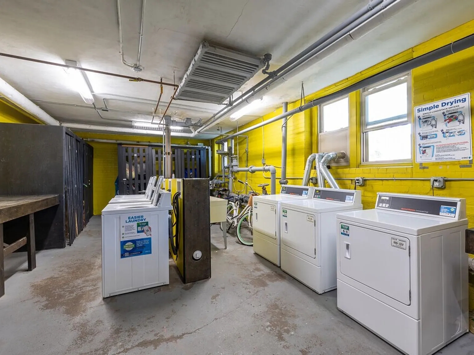 The Oakwood Manor Apartments — Photo 4