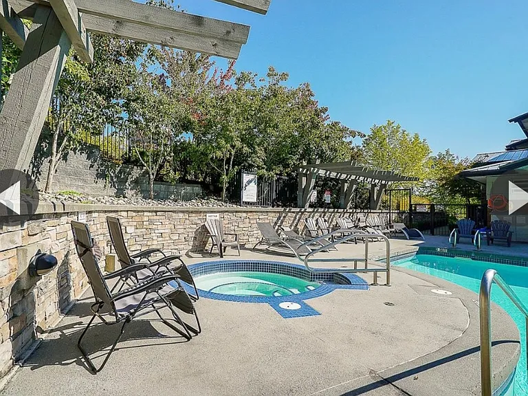 3082 Dayanee Springs Blvd — Photo 12